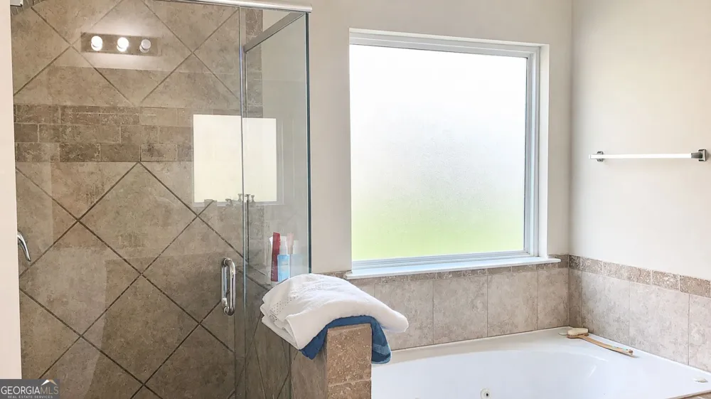 1301 Rose Terrace CIR Loganville, GA 30052