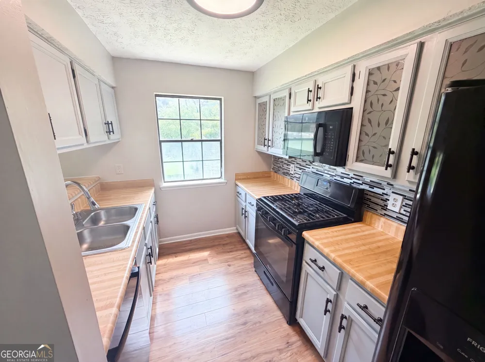 165 Splitwood LN Fairburn, GA 30213