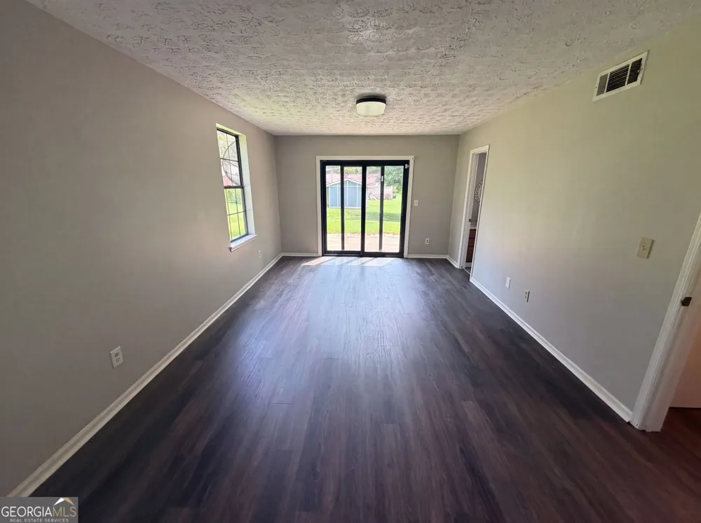 165 Splitwood LN Fairburn, GA 30213