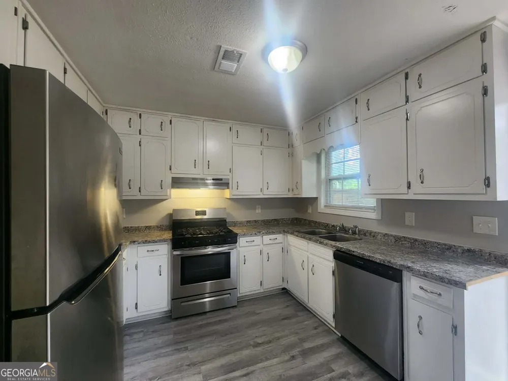 1168 Pinedale CIR NW Conyers, GA 30012