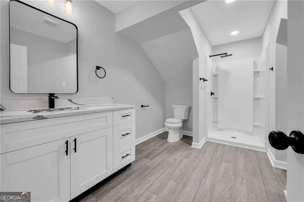 1044 Autumn Crest CT Stone Mountain, GA 30083