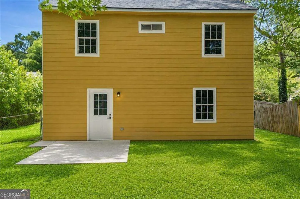 1044 Autumn Crest CT Stone Mountain, GA 30083