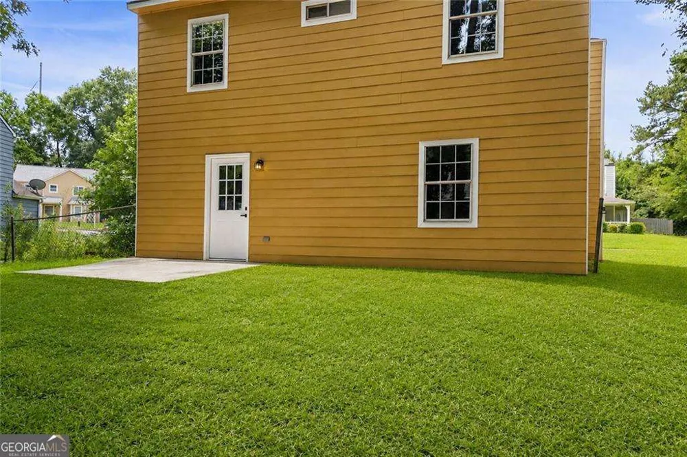 1044 Autumn Crest CT Stone Mountain, GA 30083