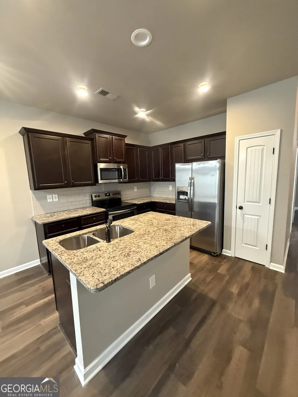 4157 Shoals LN Union City, GA 30291