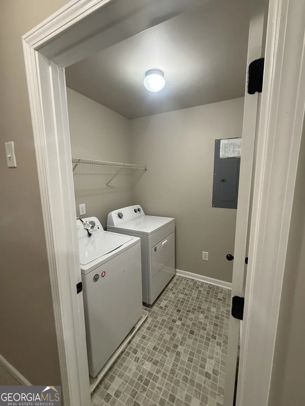 4157 Shoals LN Union City, GA 30291