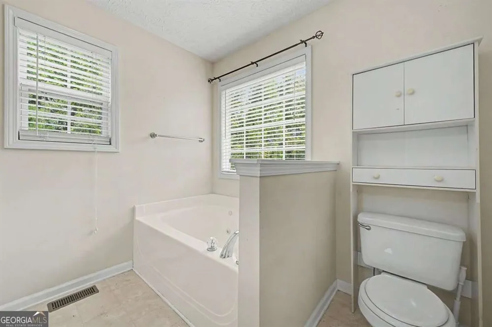 5 Shenandoah CT Hiram, GA 30141