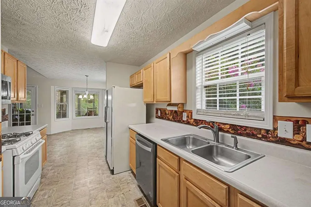 5 Shenandoah CT Hiram, GA 30141
