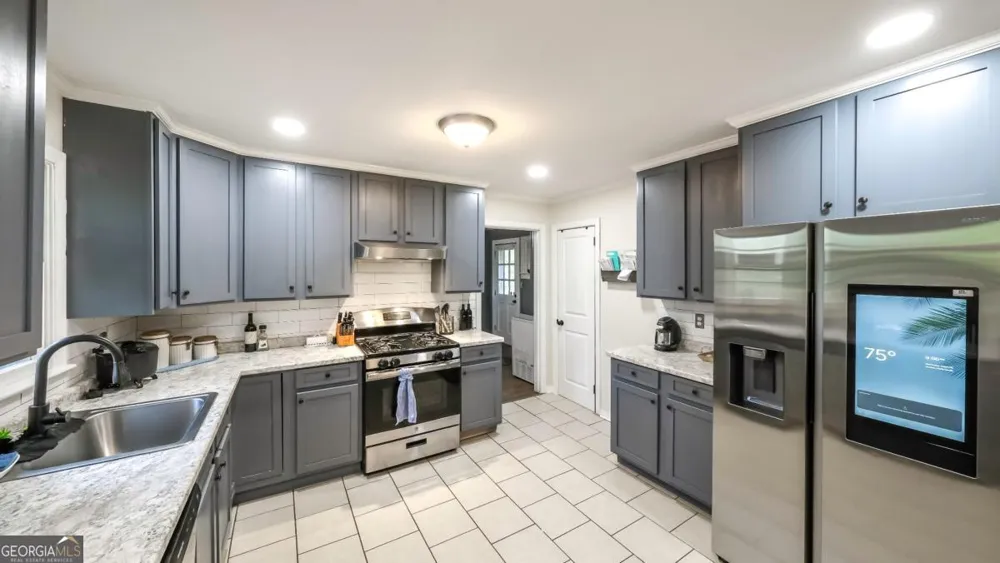 1041 Michael LN Anniston, AL 36207