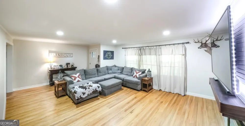 1041 Michael LN Anniston, AL 36207
