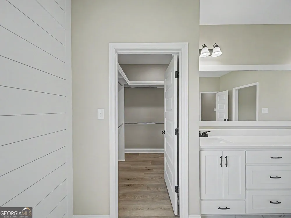 423 Indian Creek CIR Adel, GA 31620