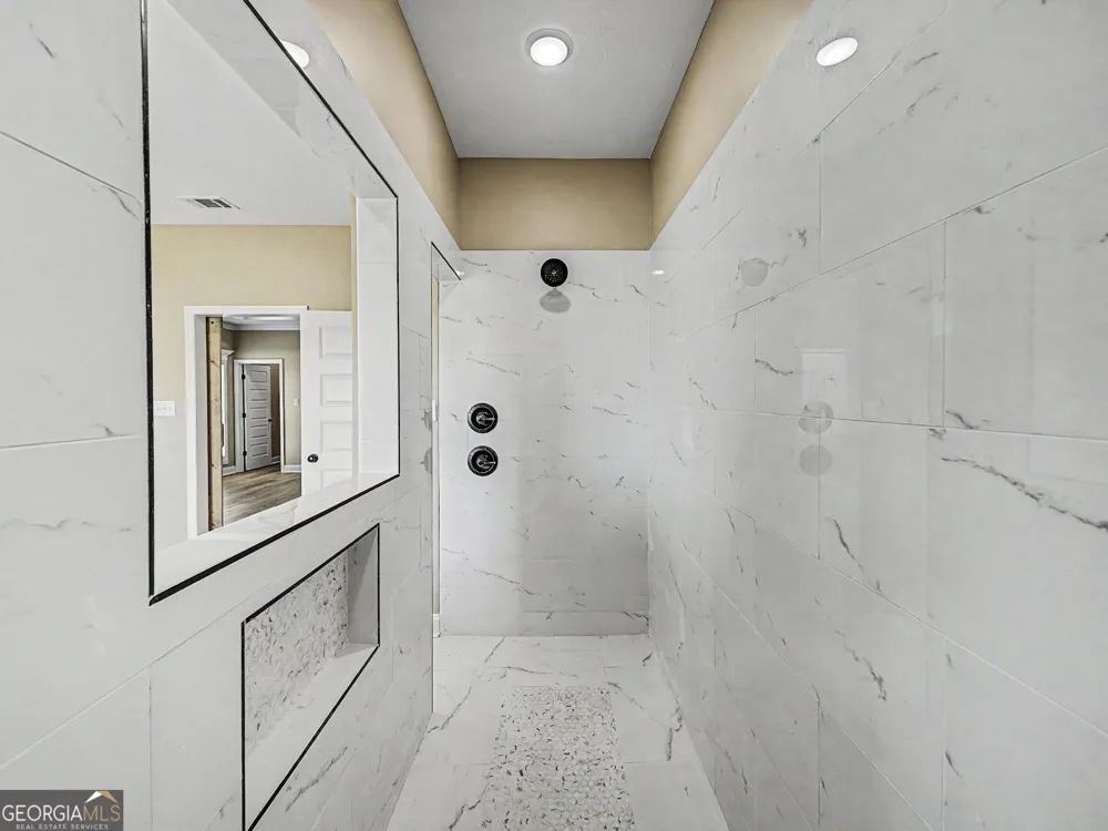 423 Indian Creek CIR Adel, GA 31620