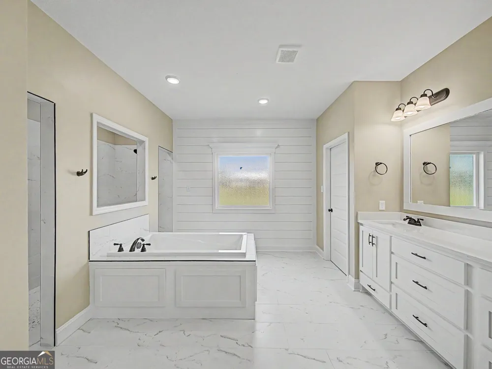 423 Indian Creek CIR Adel, GA 31620