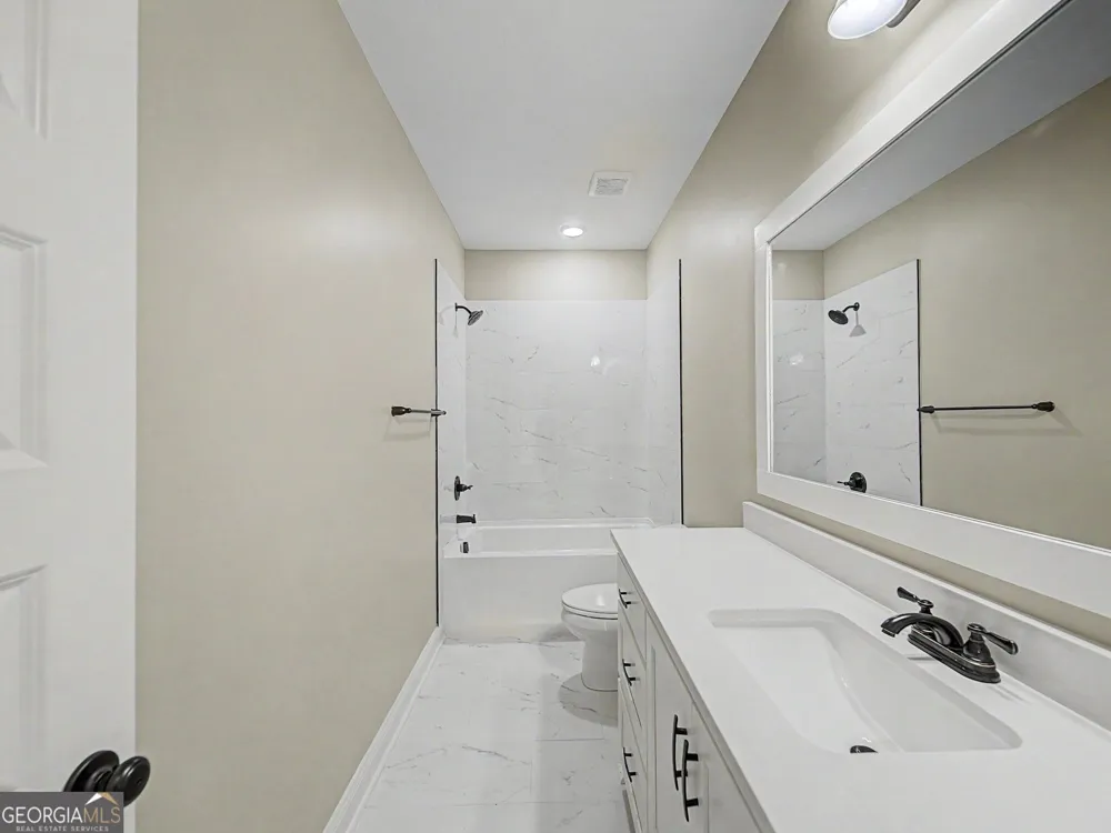 423 Indian Creek CIR Adel, GA 31620