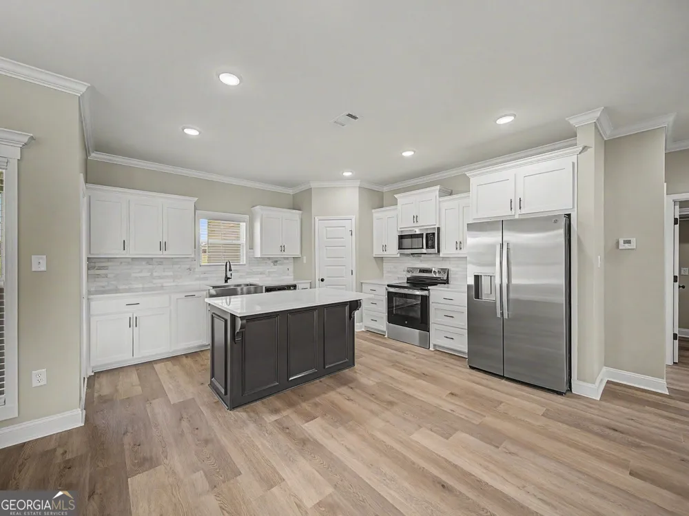 423 Indian Creek CIR Adel, GA 31620