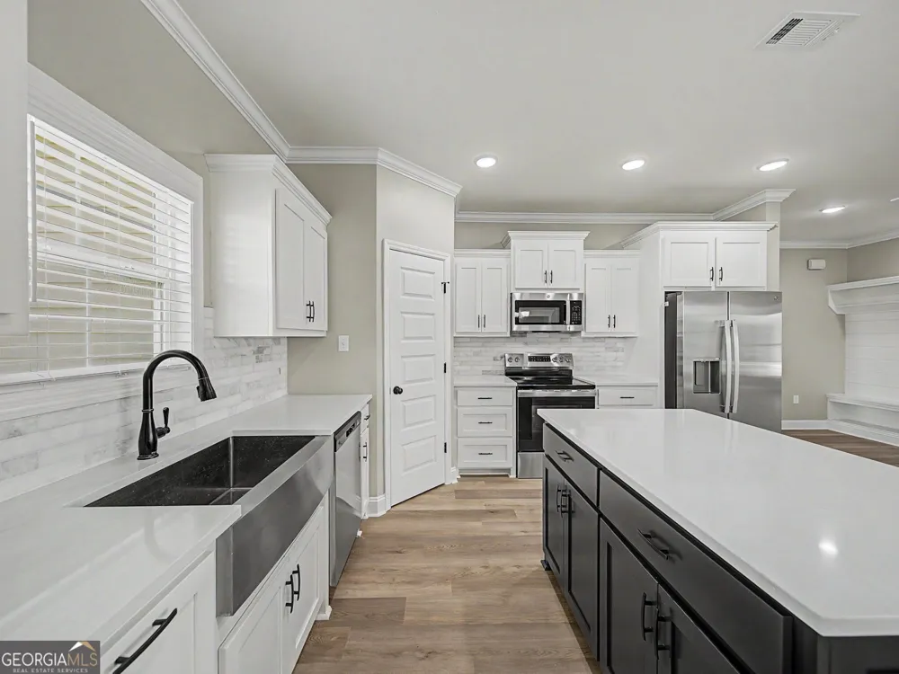 423 Indian Creek CIR Adel, GA 31620