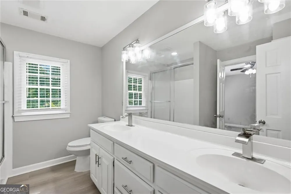 24 Planters DR SW Lilburn, GA 30047