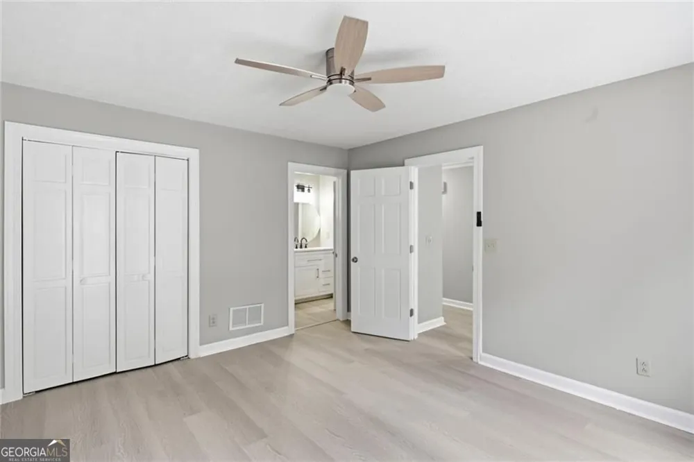 24 Planters DR SW Lilburn, GA 30047