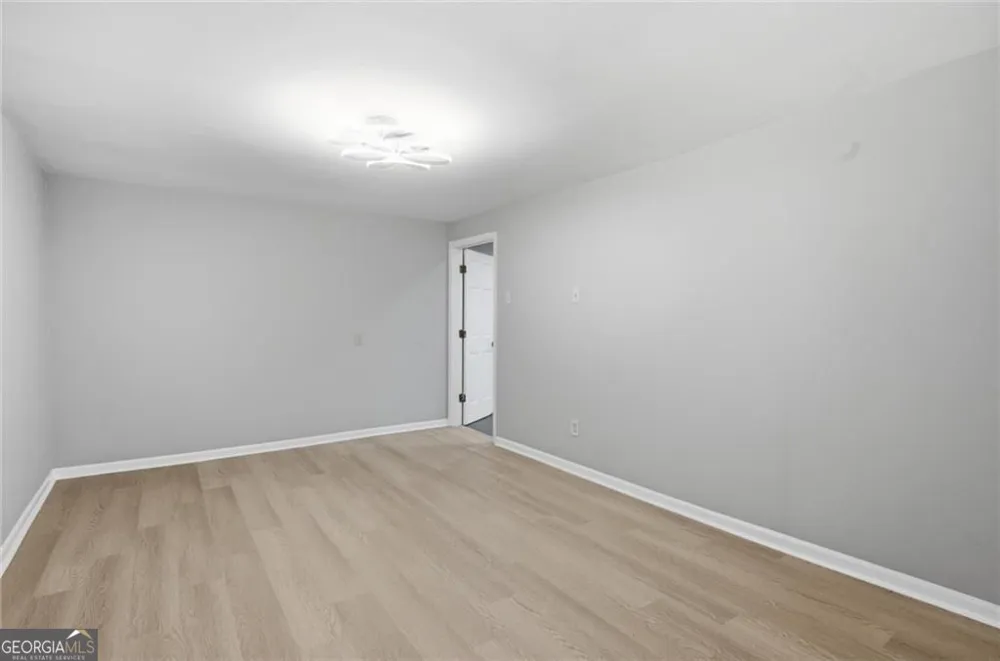 24 Planters DR SW Lilburn, GA 30047