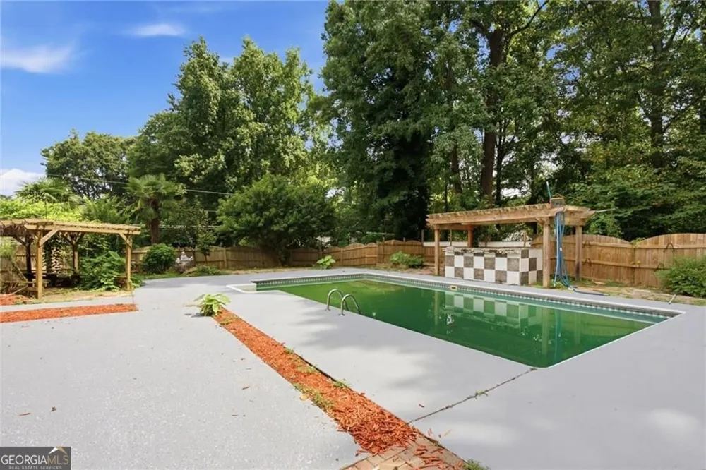 24 Planters DR SW Lilburn, GA 30047