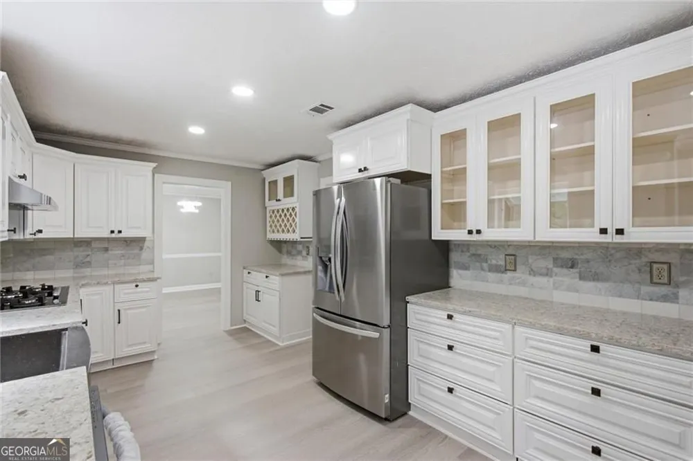 24 Planters DR SW Lilburn, GA 30047