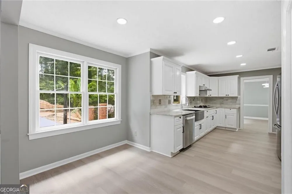 24 Planters DR SW Lilburn, GA 30047