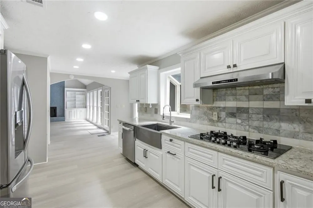 24 Planters DR SW Lilburn, GA 30047