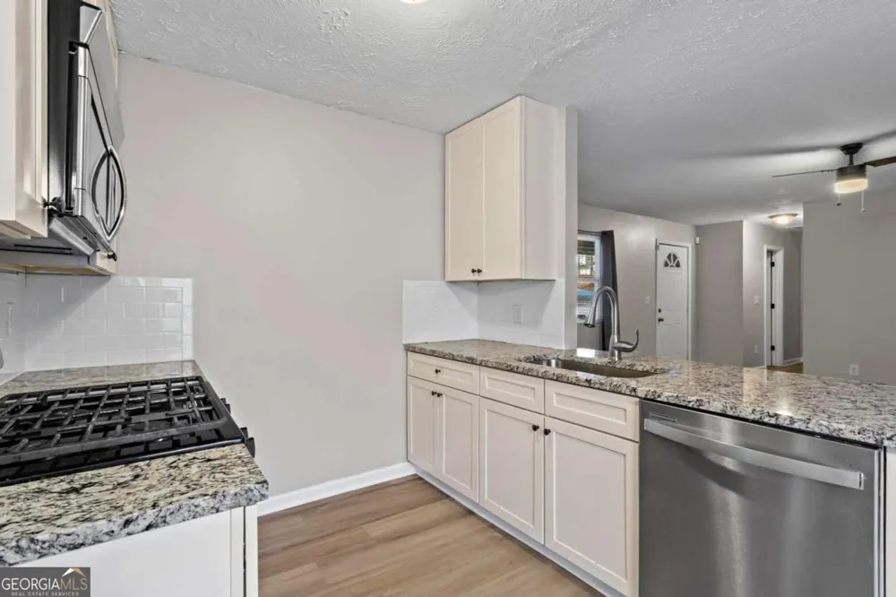 2255 Hunt RD Douglasville, GA 30135