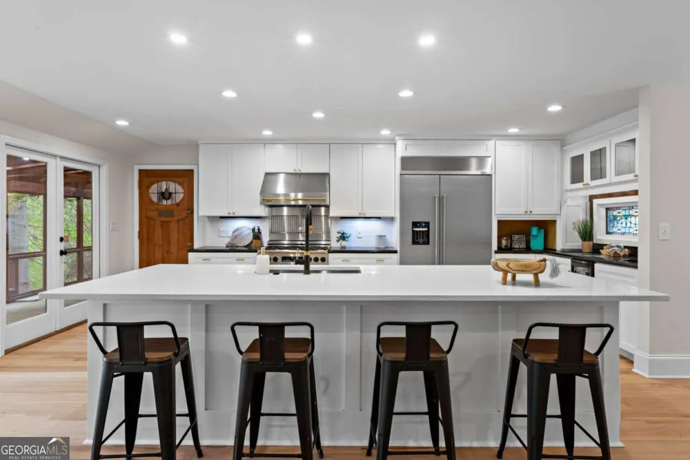 1890 Spalding DR Sandy Springs, GA 30350