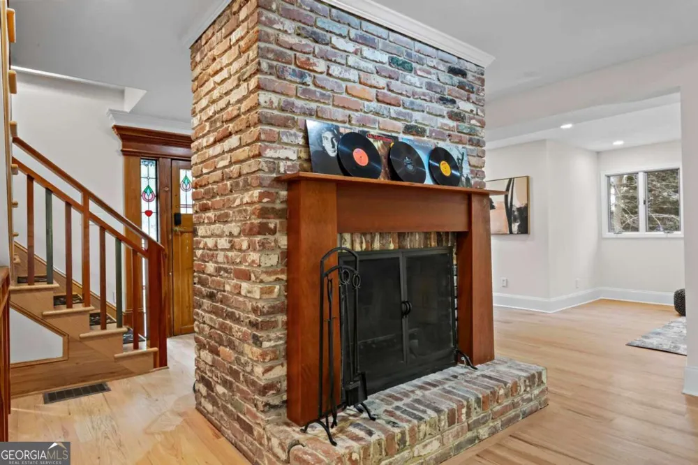 1890 Spalding DR Sandy Springs, GA 30350