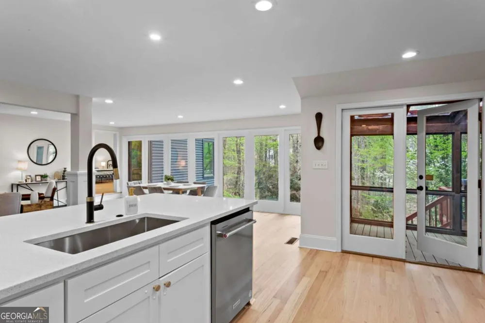 1890 Spalding DR Sandy Springs, GA 30350