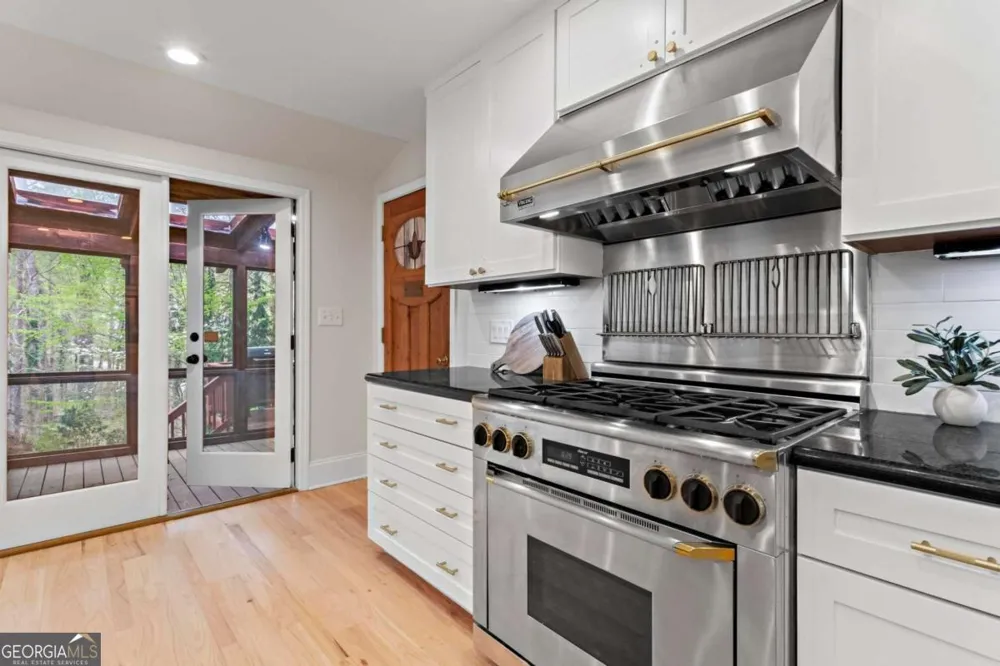 1890 Spalding DR Sandy Springs, GA 30350