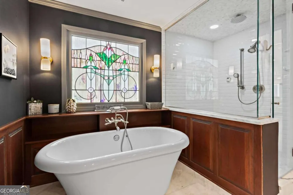 1890 Spalding DR Sandy Springs, GA 30350