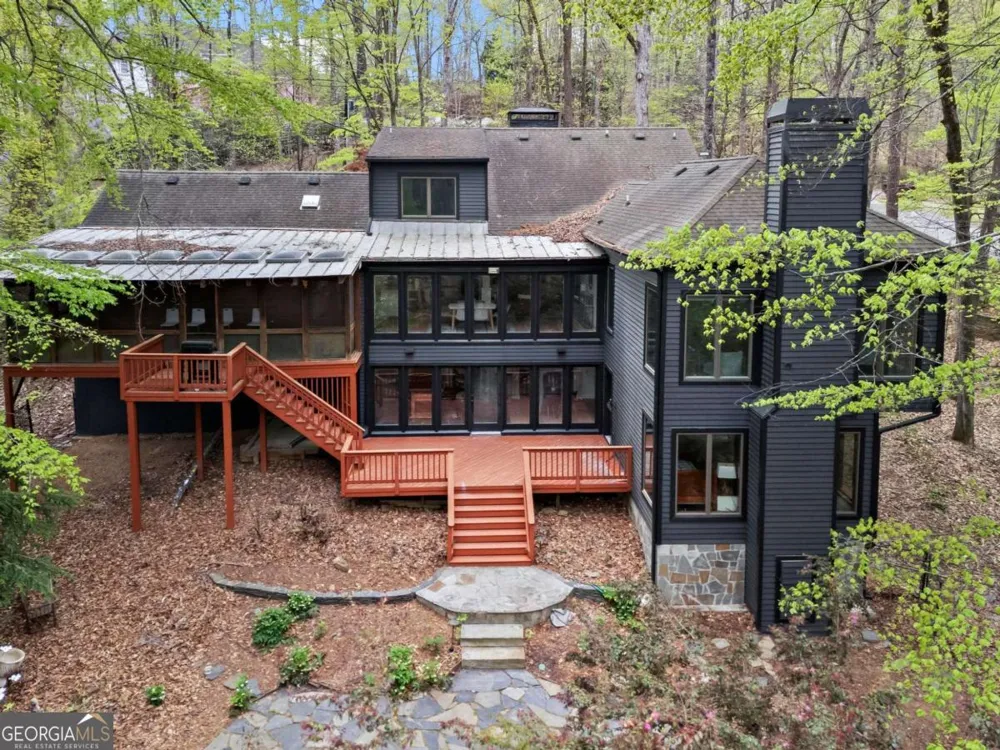 1890 Spalding DR Sandy Springs, GA 30350