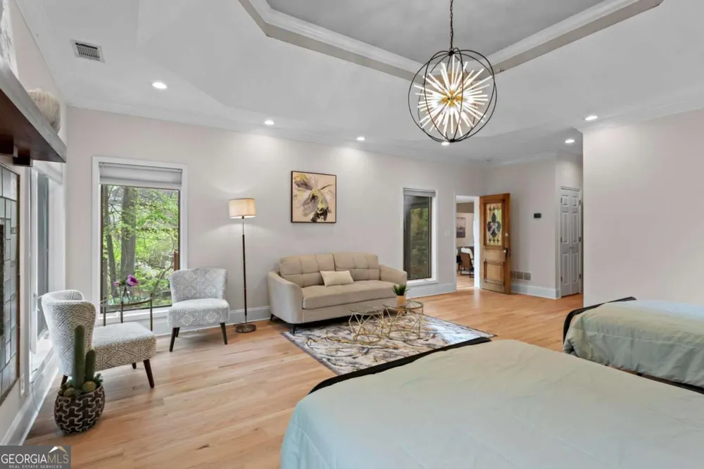1890 Spalding DR Sandy Springs, GA 30350