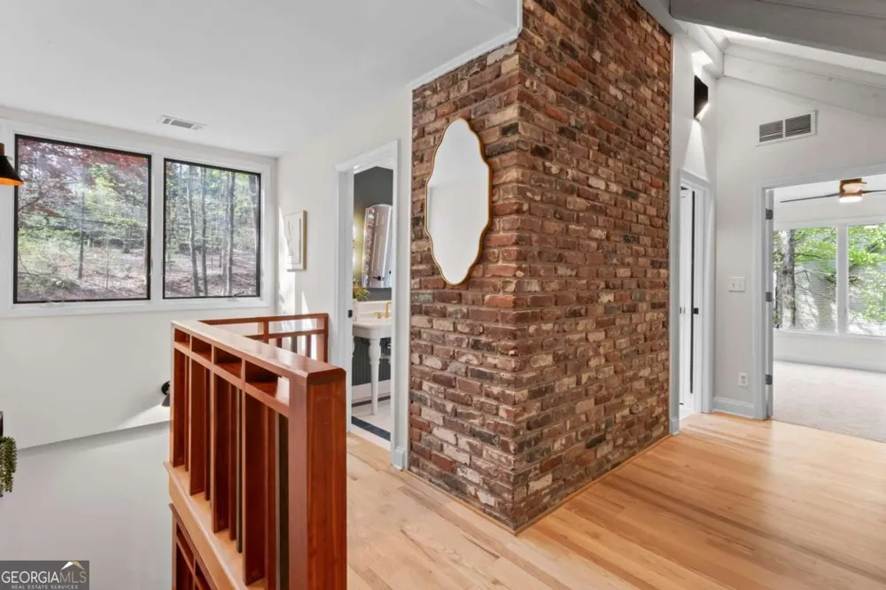 1890 Spalding DR Sandy Springs, GA 30350