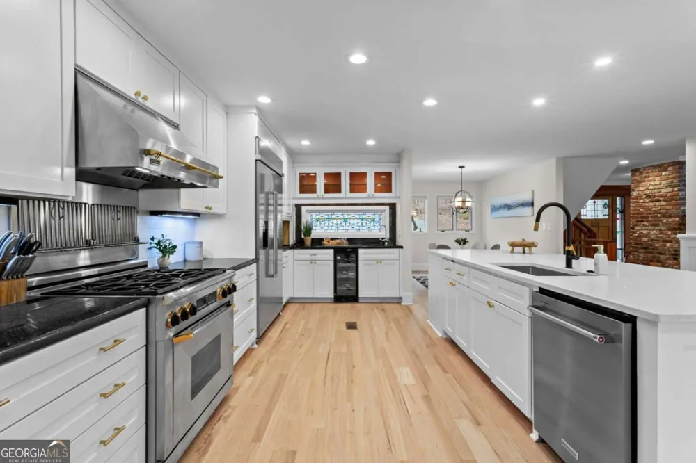 1890 Spalding DR Sandy Springs, GA 30350