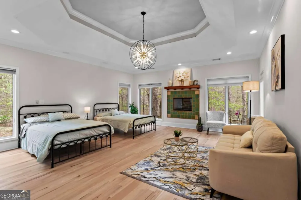1890 Spalding DR Sandy Springs, GA 30350