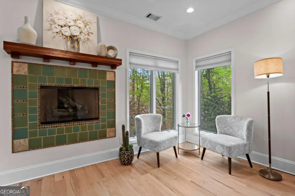 1890 Spalding DR Sandy Springs, GA 30350
