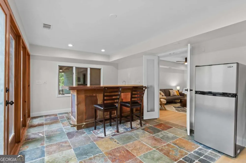 1890 Spalding DR Sandy Springs, GA 30350