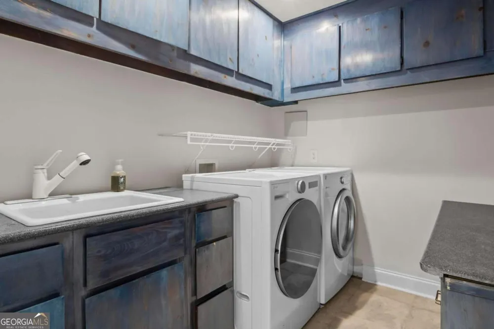 1890 Spalding DR Sandy Springs, GA 30350