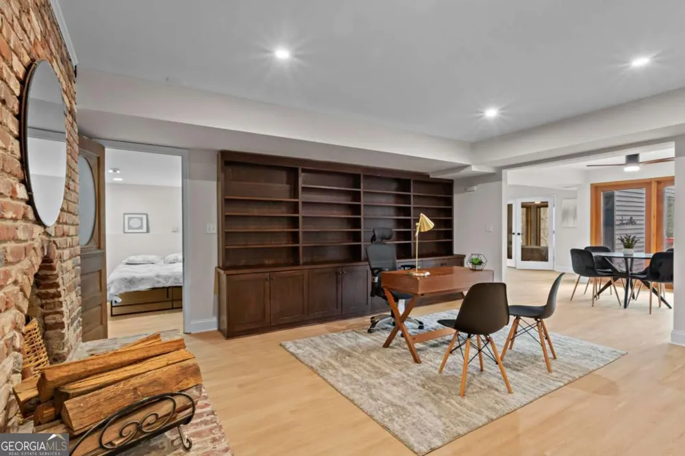 1890 Spalding DR Sandy Springs, GA 30350