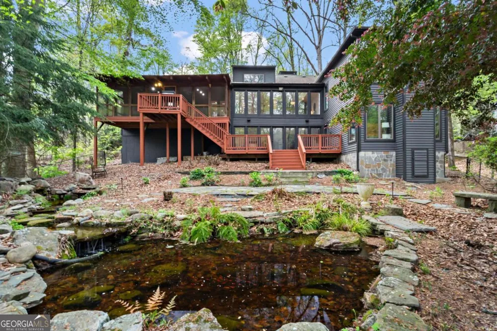 1890 Spalding DR Sandy Springs, GA 30350
