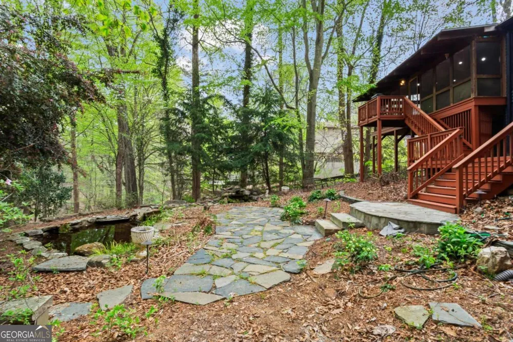 1890 Spalding DR Sandy Springs, GA 30350