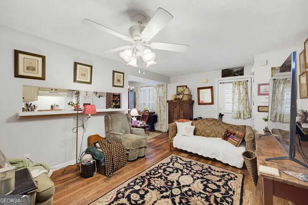 1352 Old Coach RD SW Marietta, GA 30008