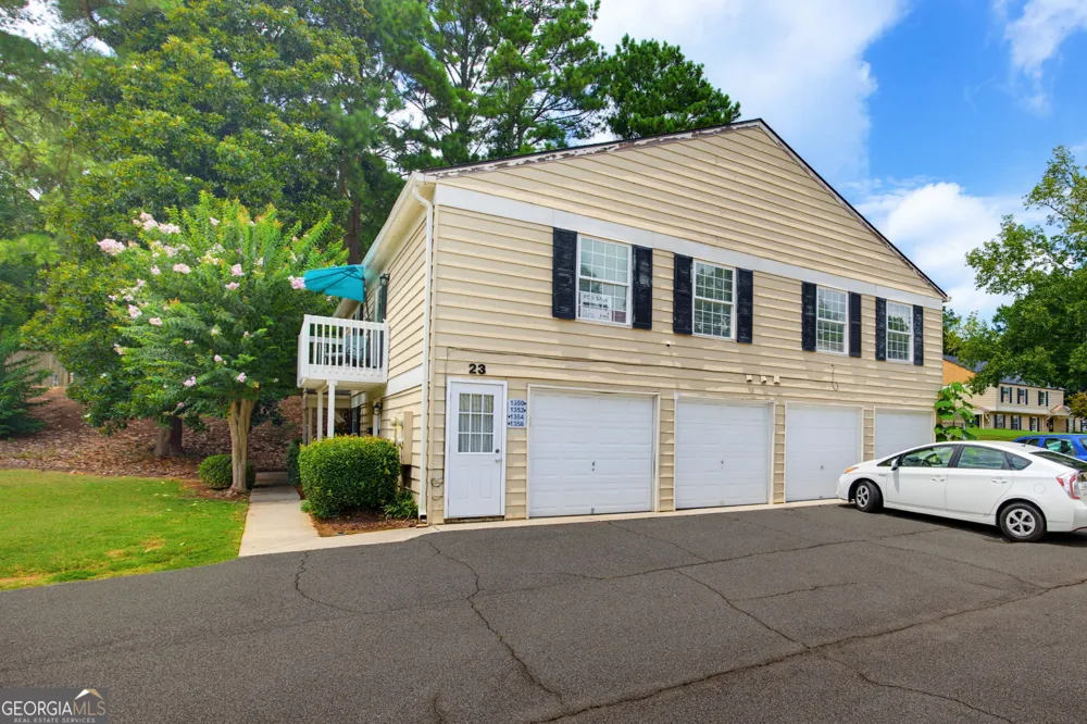1352 Old Coach RD SW Marietta, GA 30008