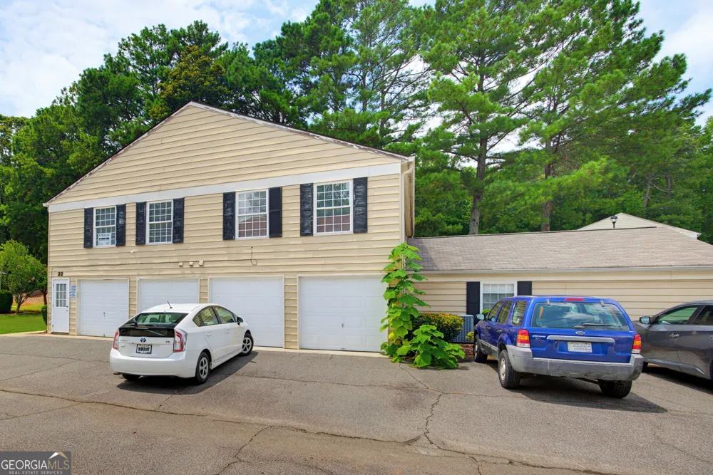 1352 Old Coach RD SW Marietta, GA 30008