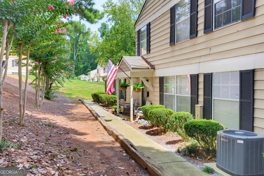 1352 Old Coach RD SW Marietta, GA 30008