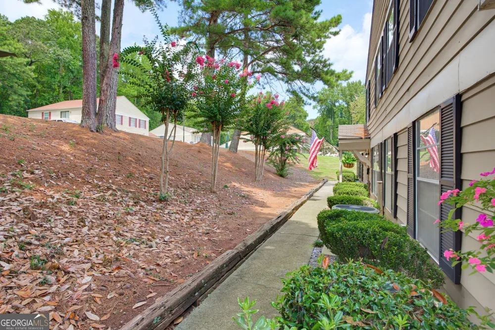 1352 Old Coach RD SW Marietta, GA 30008