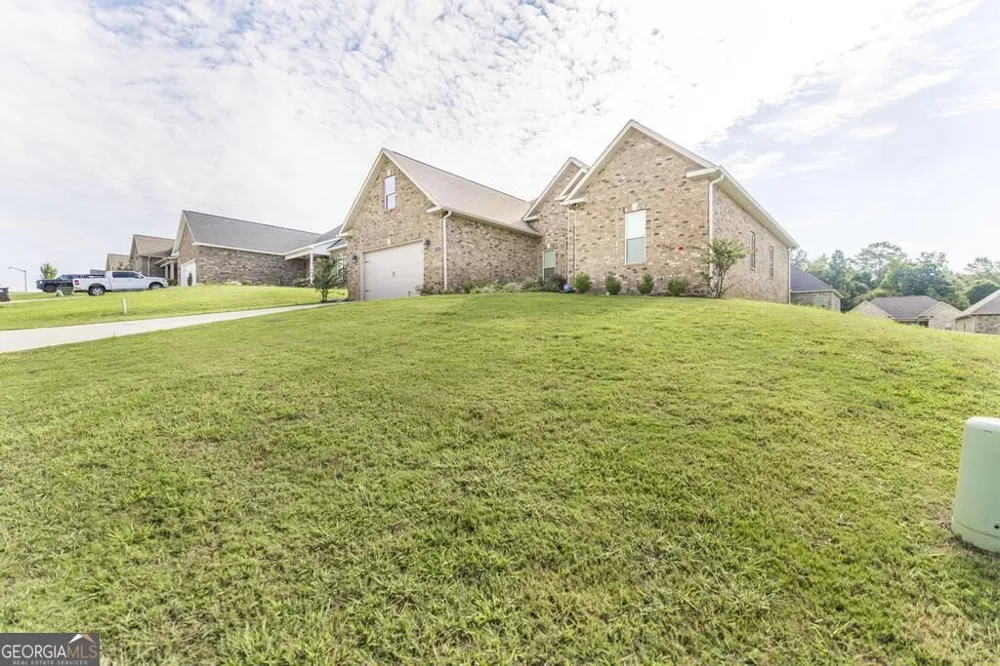 115 Newton LN Bonaire, GA 31005