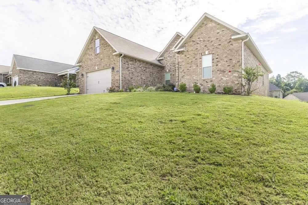 115 Newton LN Bonaire, GA 31005